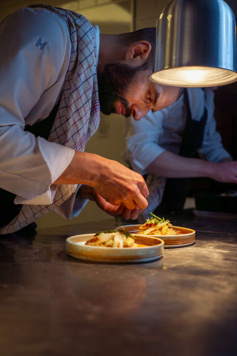 WijnrestaurantContraste-KennethTjongAyong-chef-passe